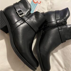 Baretraps Erlene Women's Low
Heel Black Leather Boots,